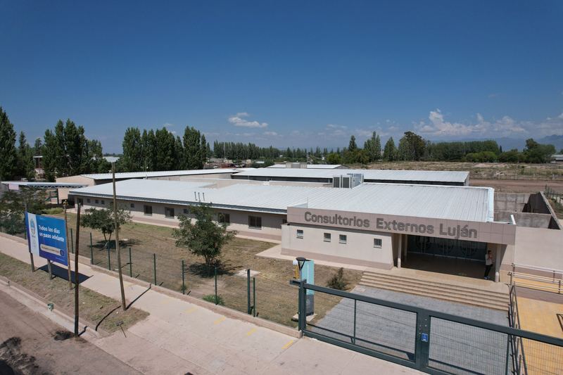 Fachada de los Consultorios Externos del Hospital Luján de Cuyo